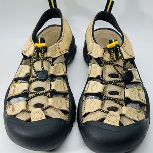 Keen Sandals 7.5 tan leather black soles